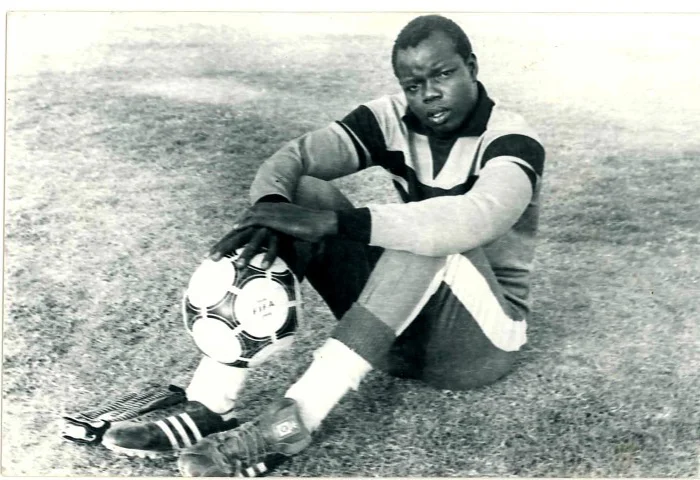 17 (Small) 17 (Small)